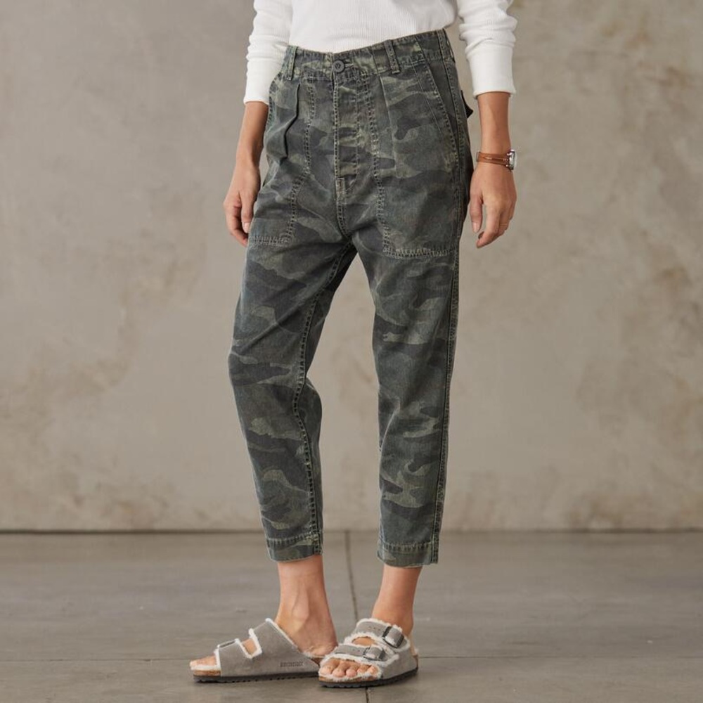 🤍 euc | sundry | Murphy camo pants